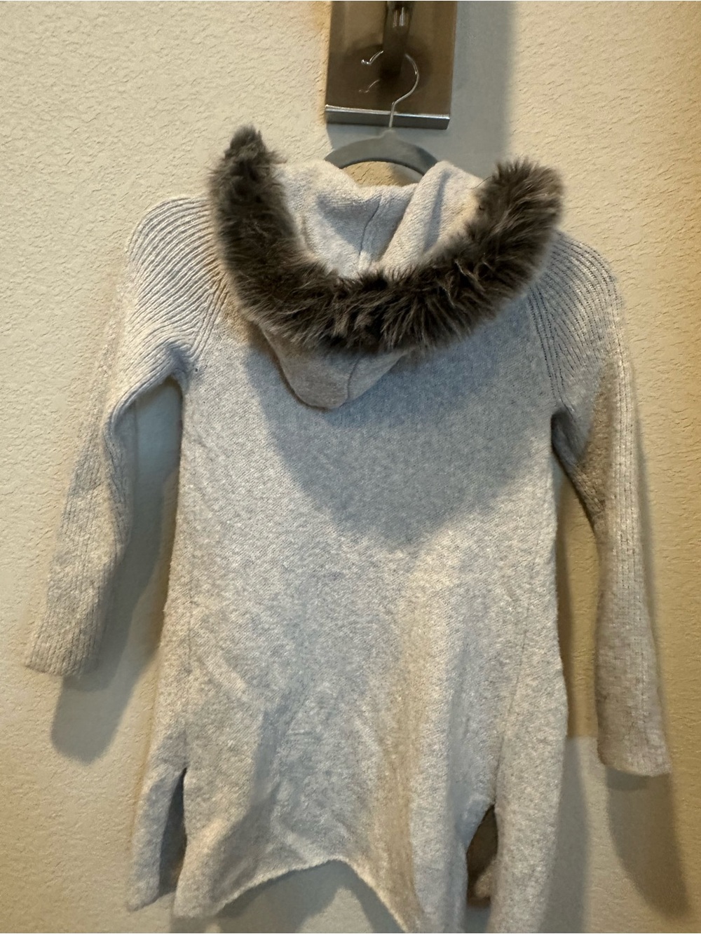 GAP Light Gray Hooded Knit Sweater with Dark Gray Faux Fur Trim